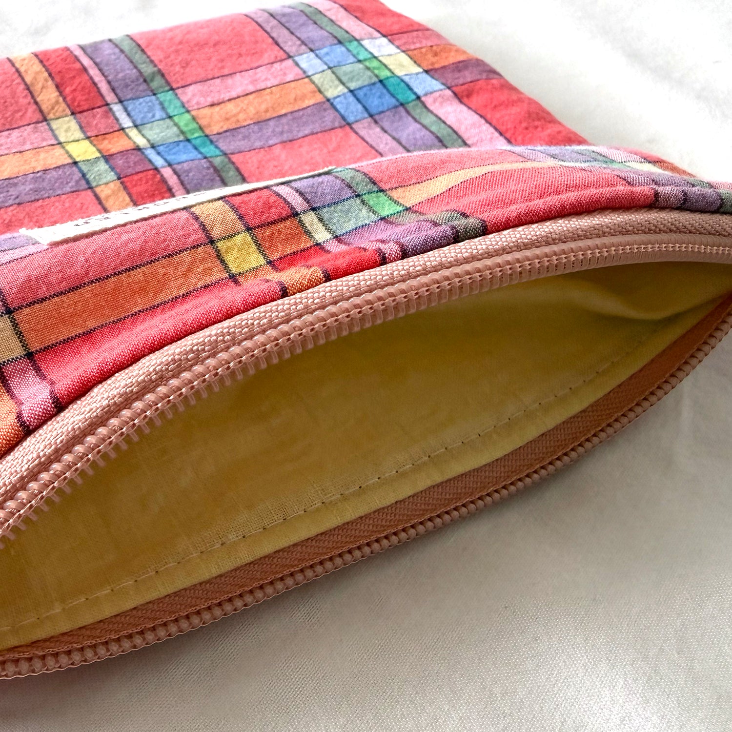 Colorfully Red Plaid Flat Zipper Pouch