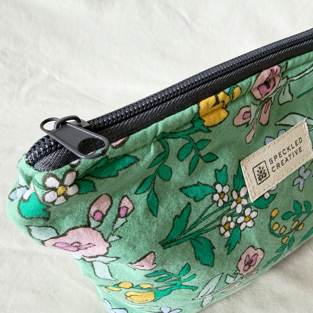 Green Wildflowers Stand-Up Zipper Pouch