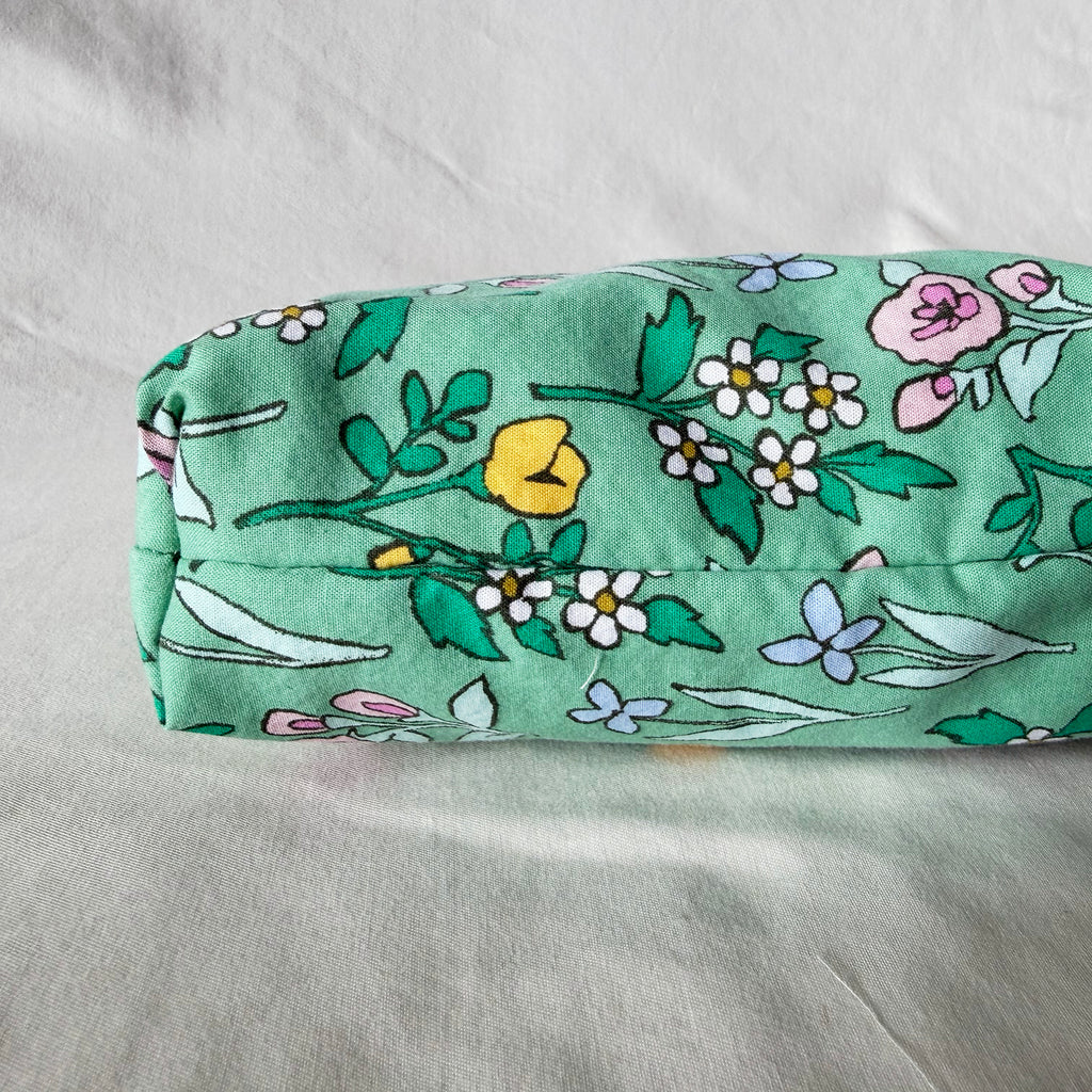 Green Wildflowers Stand-Up Zipper Pouch